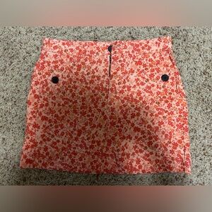 Orange, floral, mini cargo skirt! Size 4 🍊